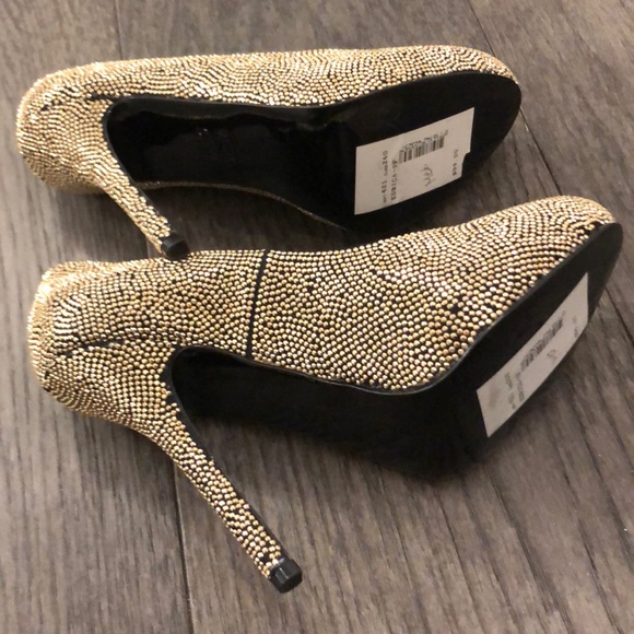 Nina’s Woman’s pumps - Picture 3 of 7